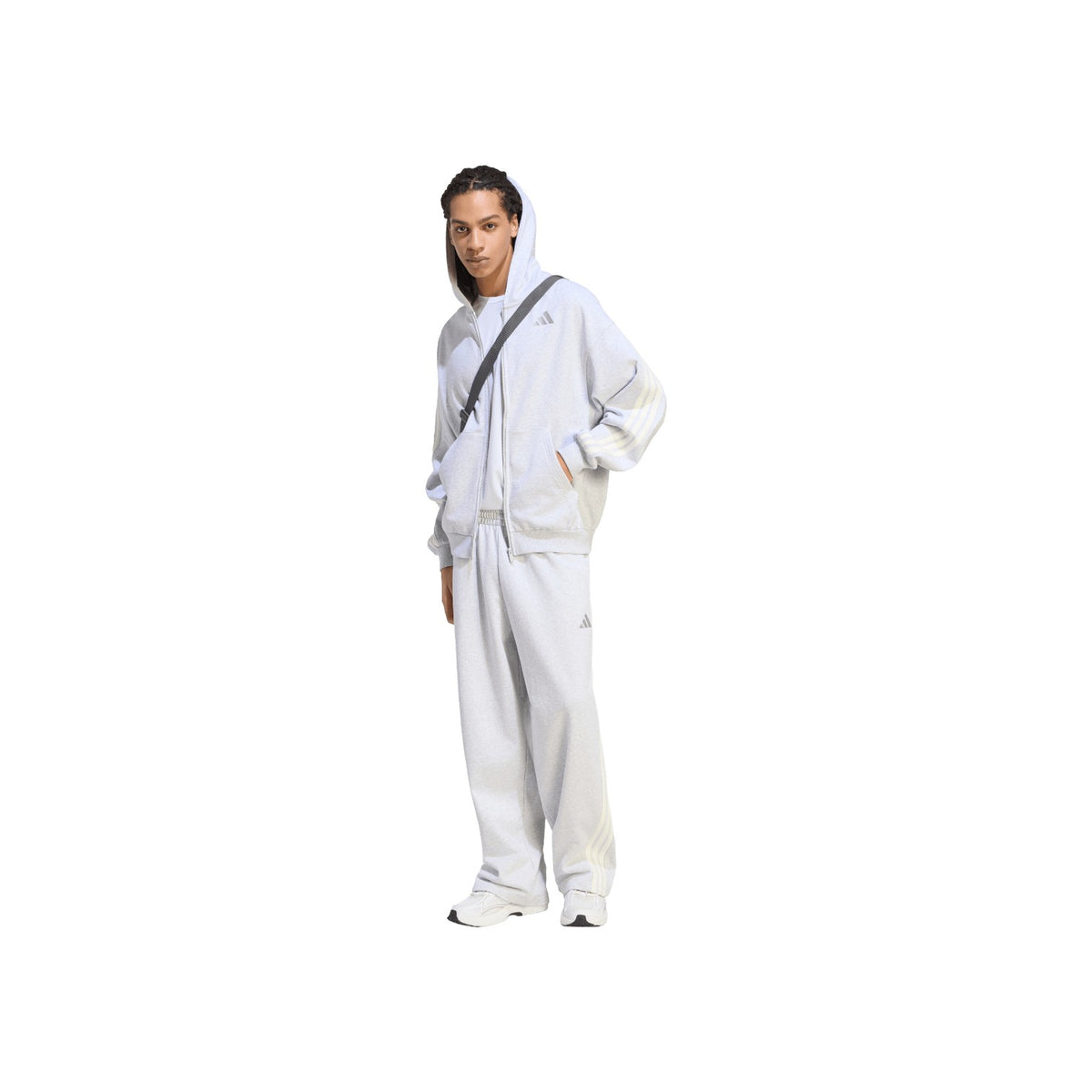ADIDASFW26/quality-sport-felpa-con-cappuccio-adidas-KW2395-3.jpg