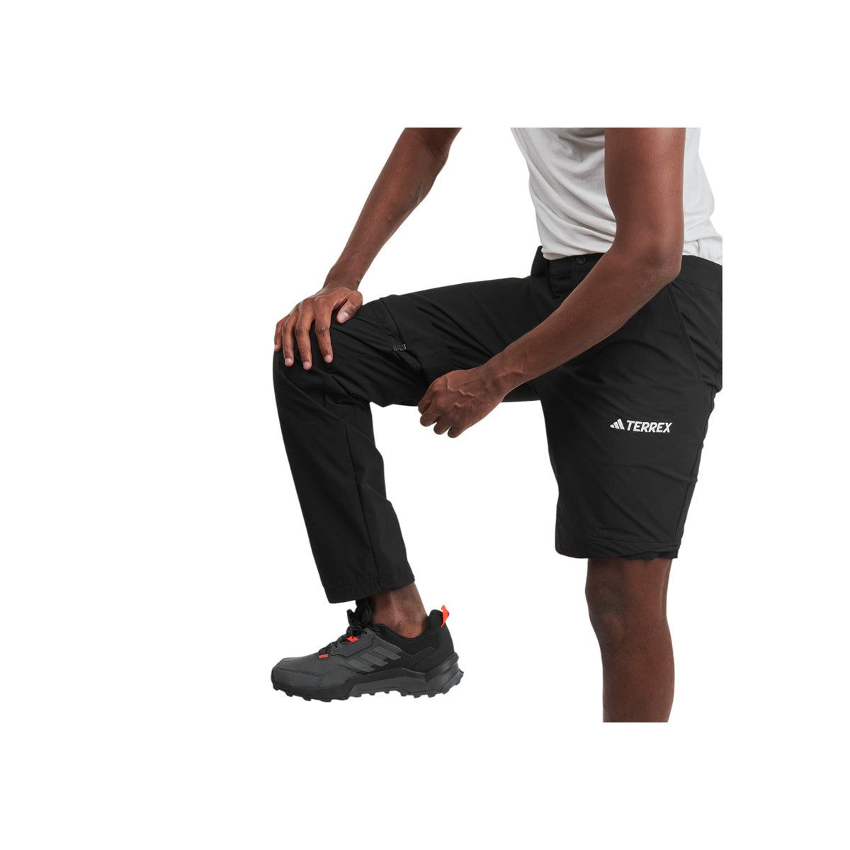 ADIDASTERREXSS26/quality-sport-pantalone-adidas-IZ3320-3.jpg