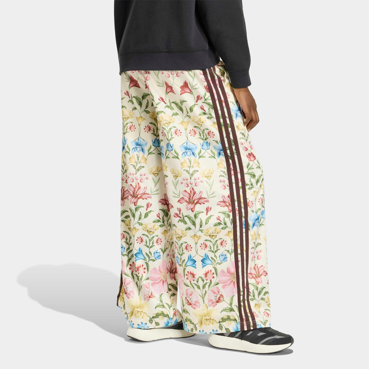ADIDASFW26/quality-sport-pantaloni-adidas-KZ5537-2.jpg