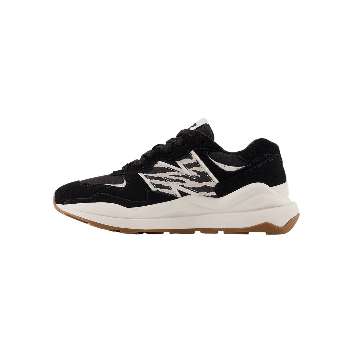 NEWBALANCEFW25/quality-sport-sneakers-new-balance-W5740APA-2.jpg